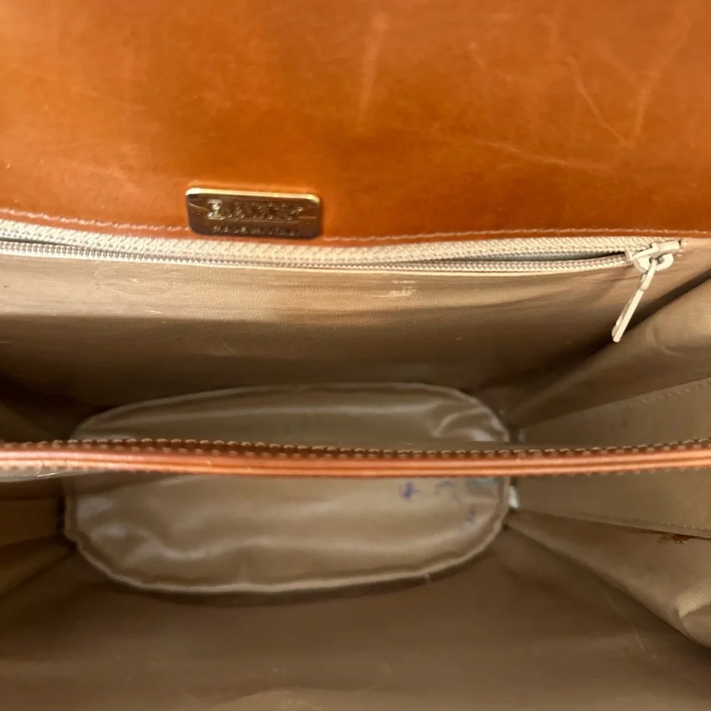 Bally Tan Leather Shoulder Bag with Gold Detail - Picture 11 of 12